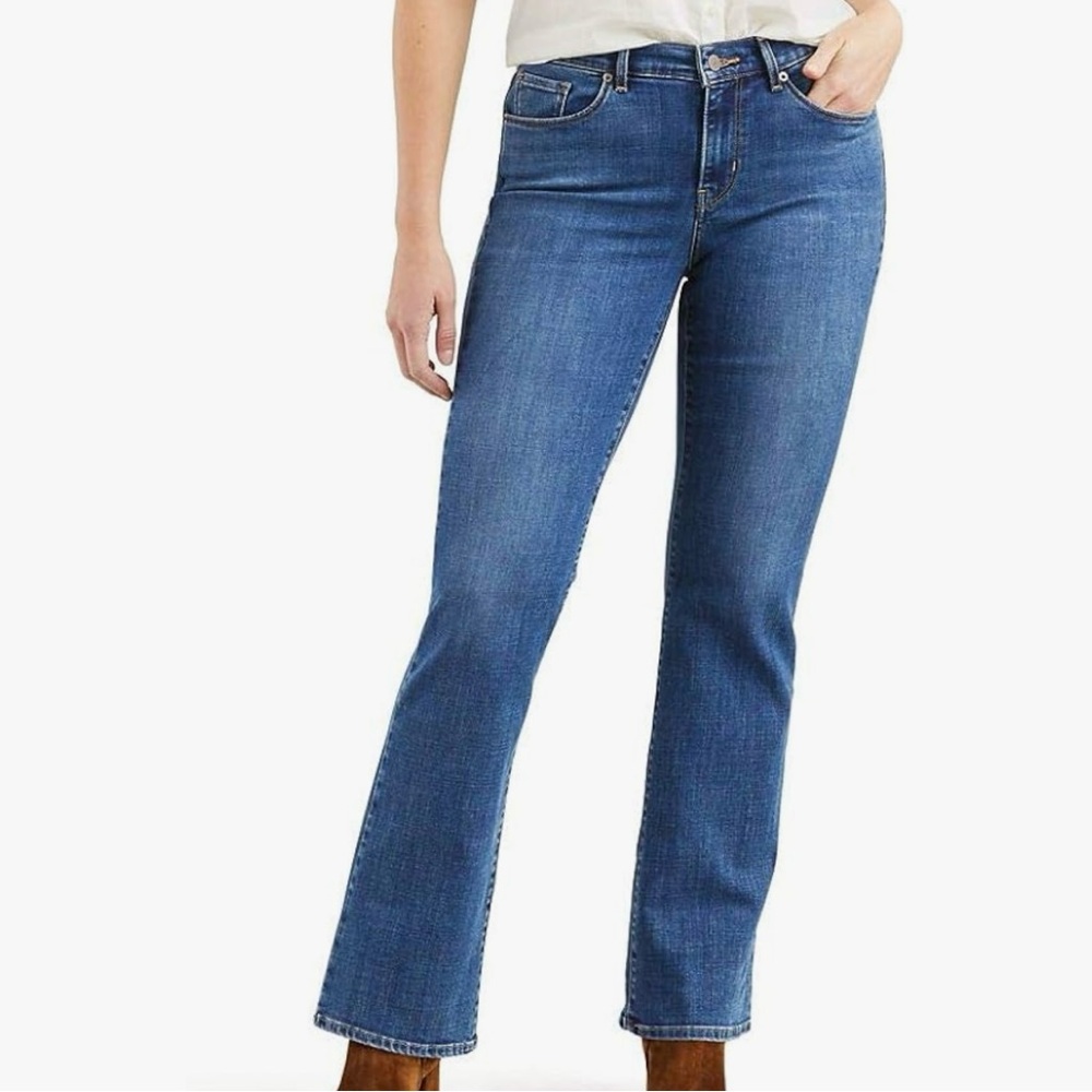 Classic Blue Levi’s Women's Jeans